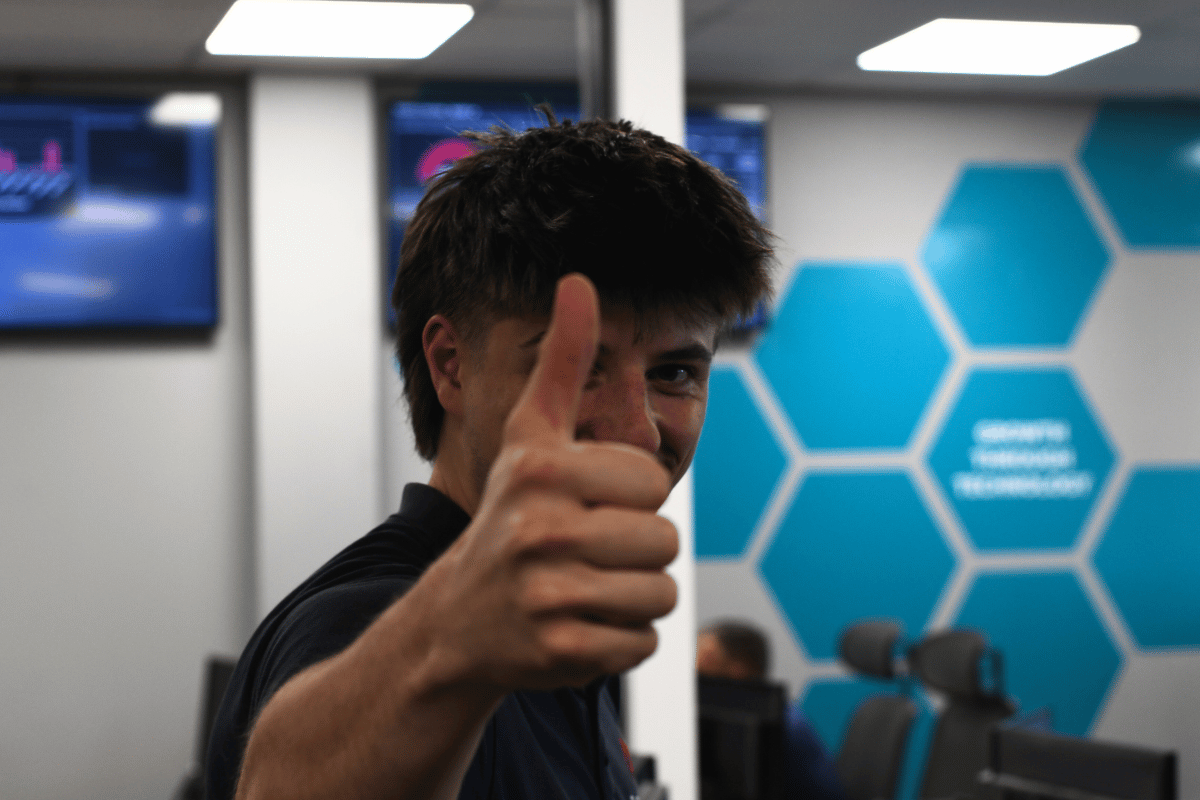 Thumbs up from a Netitude employee